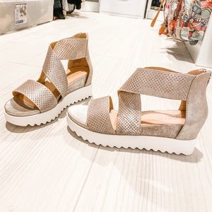 STEVEN Klein Sport Bottom Sandal